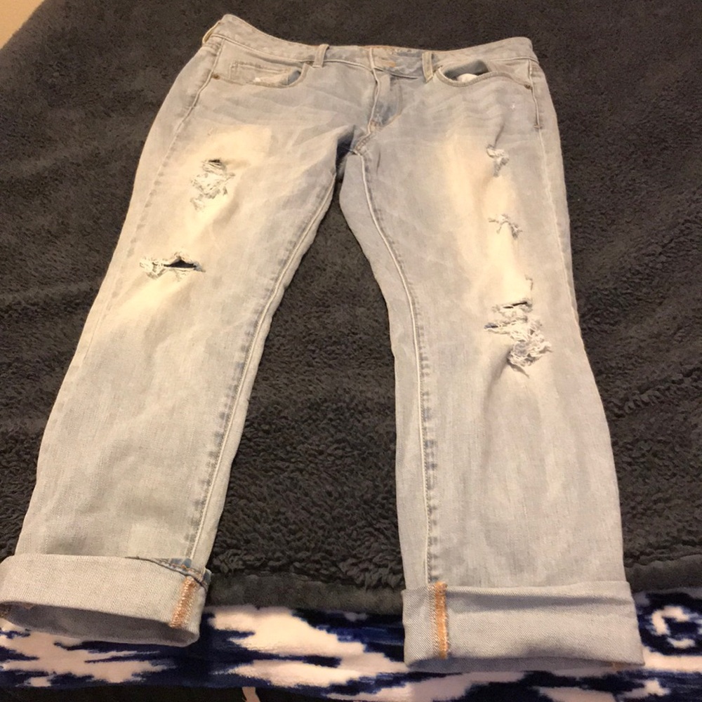 American Eagle light colored jeans